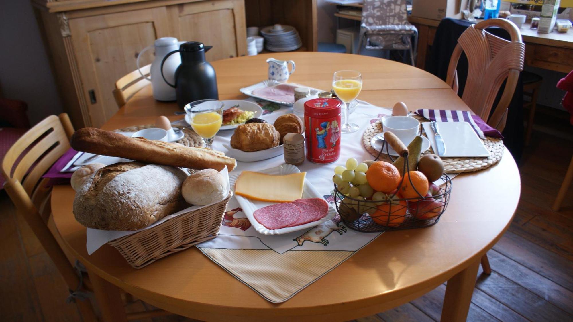 B&b-fine Fleur Bed & Breakfast