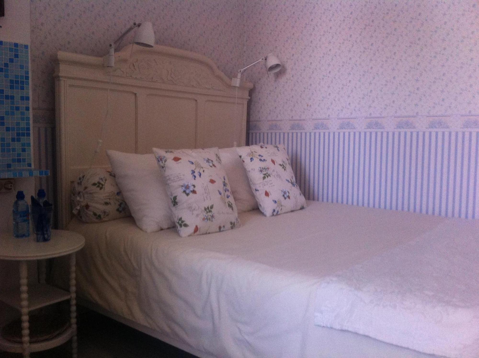 B&b-fine Fleur Bed & Breakfast *